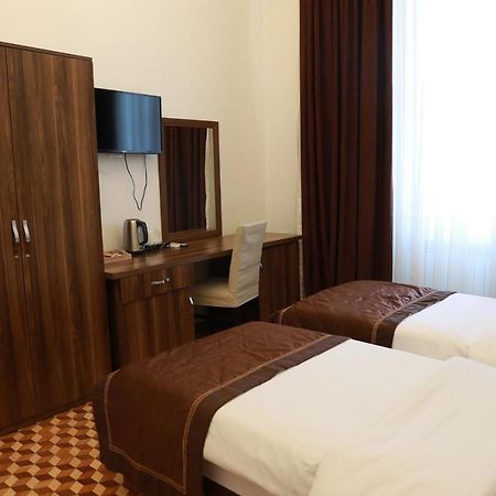 Malakan Hotel Баку Экстерьер фото