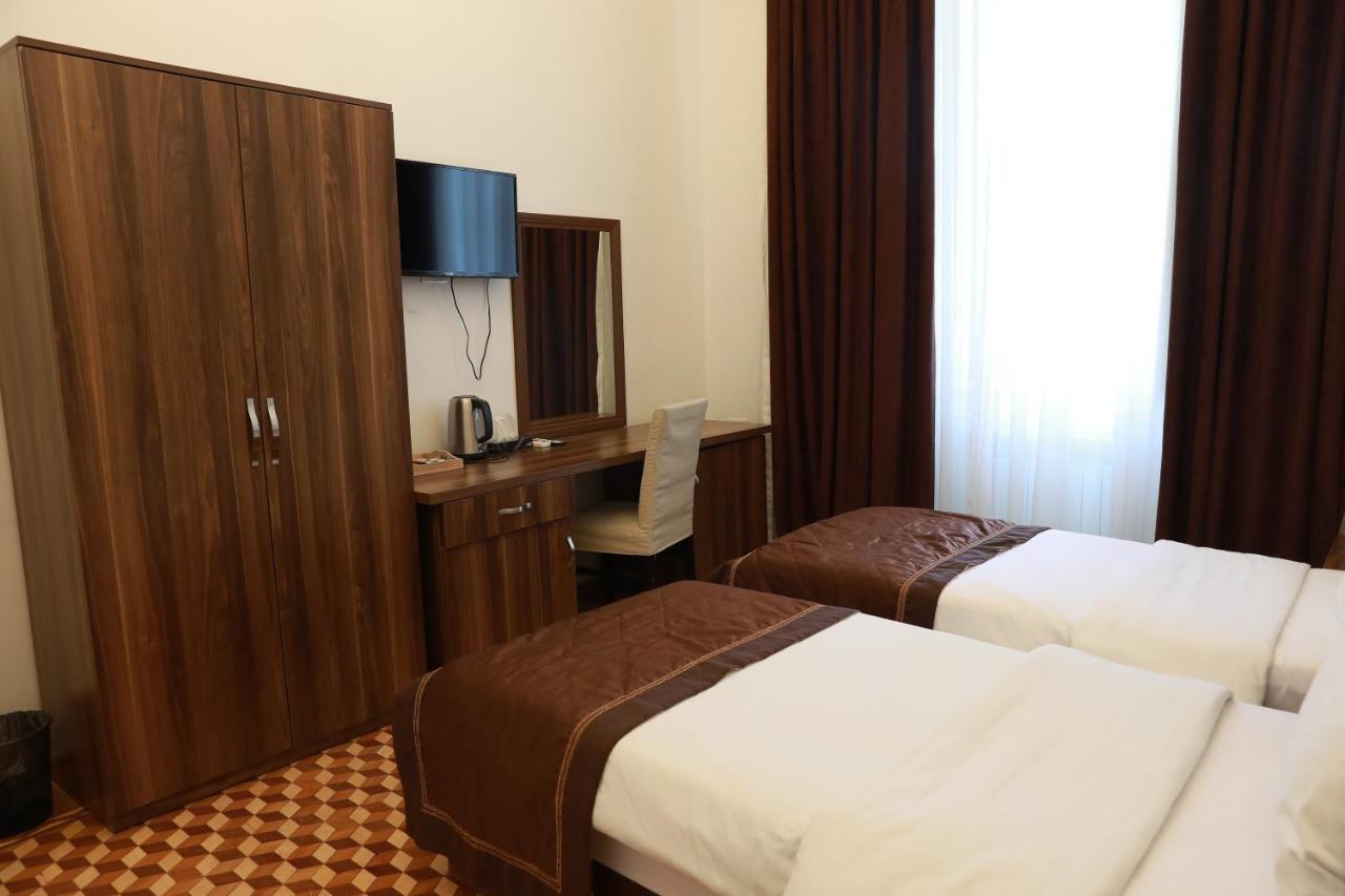 Malakan Hotel Баку Экстерьер фото