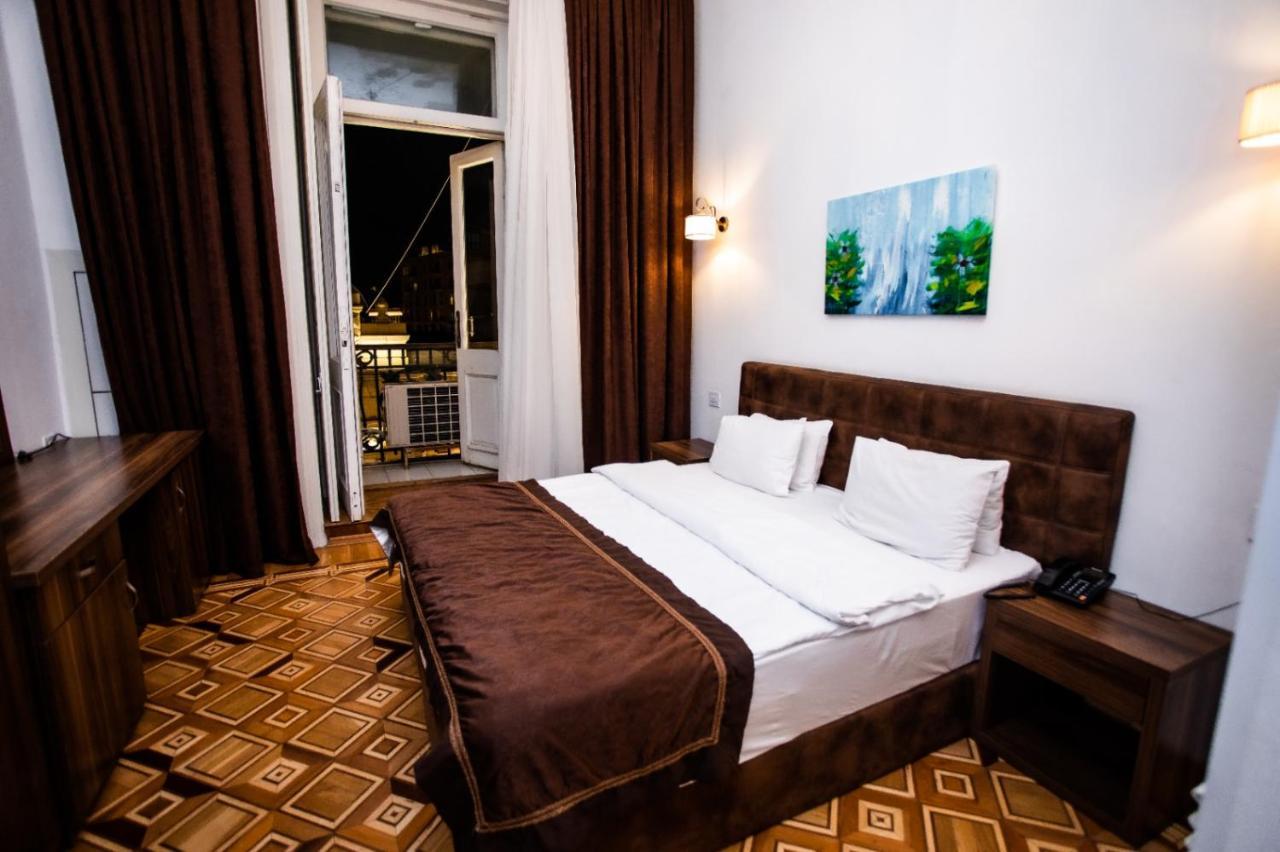 Malakan Hotel Баку Экстерьер фото