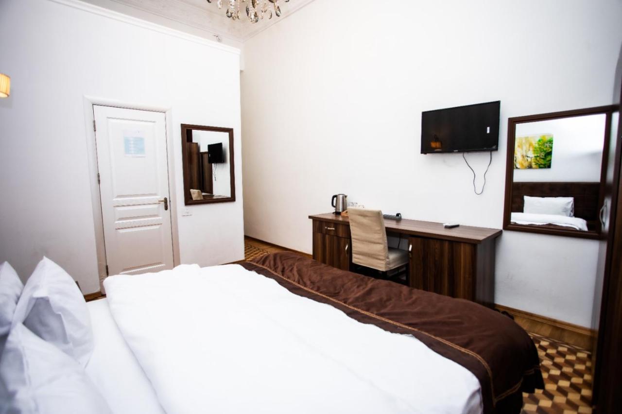 Malakan Hotel Баку Экстерьер фото
